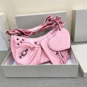 Meet your Posher, Chavez